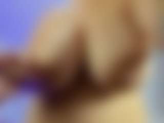 iris-torrez's Live Sex Cam Show