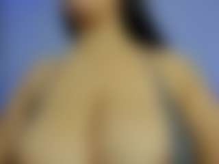 iris-torrez's Live Sex Cam Show