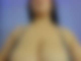 iris-torrez's Live Sex Cam Show