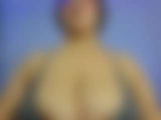 iris-torrez's Live Sex Cam Show