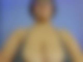 iris-torrez's Live Sex Cam Show