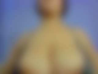iris-torrez's Live Sex Cam Show