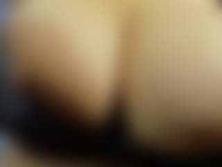 iris-torrez's Live Sex Cam Show