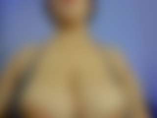 iris-torrez's Live Sex Cam Show