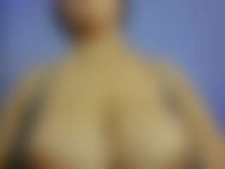 iris-torrez's Live Sex Cam Show