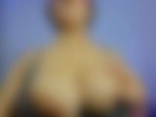 iris-torrez's Live Sex Cam Show