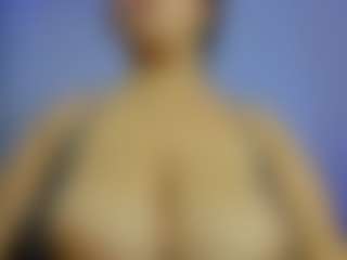 iris-torrez's Live Sex Cam Show