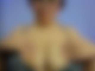 iris-torrez's Live Sex Cam Show