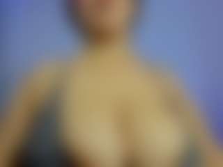 iris-torrez's Live Sex Cam Show