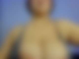 iris-torrez's Live Sex Cam Show
