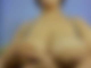 iris-torrez's Live Sex Cam Show
