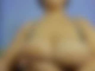 iris-torrez's Live Sex Cam Show