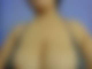 iris-torrez's Live Sex Cam Show