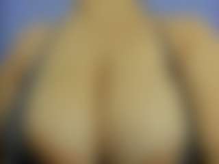iris-torrez's Live Sex Cam Show