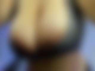 iris-torrez's Live Sex Cam Show