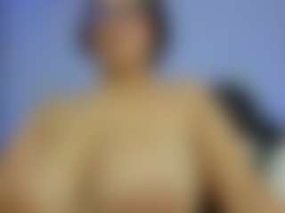 iris-torrez's Live Sex Cam Show