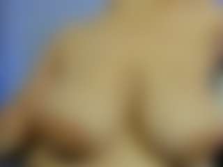iris-torrez's Live Sex Cam Show