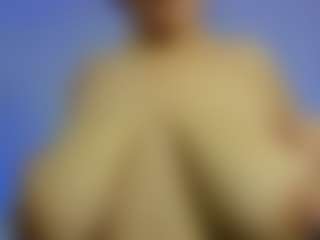 iris-torrez's Live Sex Cam Show