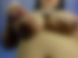 iris-torrez's Live Sex Cam Show