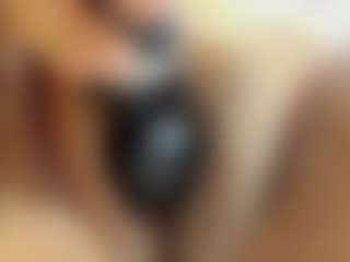 iris-torrez's Live Sex Cam Show