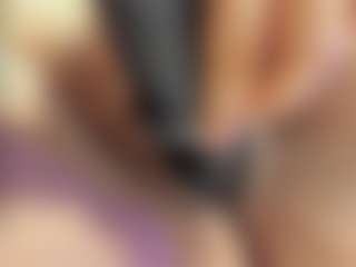 Live cam show with iris-torrez - Camel Toe on Soda Cam