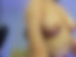 Live cam show with iris-torrez - Milk on madthumbs
