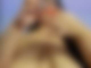 iris-torrez's Live Sex Cam Show