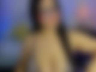 iris-torrez's Live Sex Cam Show
