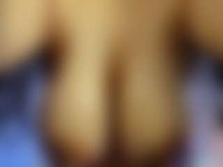 iris-torrez's Live Sex Cam Show