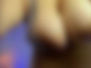 Show en direct avec iris-torrez - Camel Toe sur Camsoda