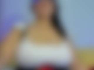 Live cam show with iris-torrez - Thick on Camming Site