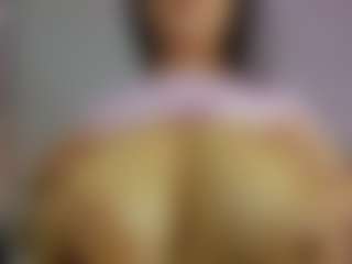 Live cam show with iris-torrez - Tittyfuck on chickslive.net