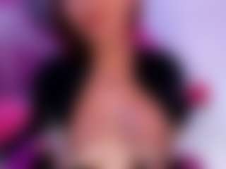 Live cam show with lucybeatifull - Curvy MILF on Camming Site