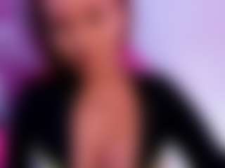Live cam show with lucybeatifull - Bedroom on SpunkLive