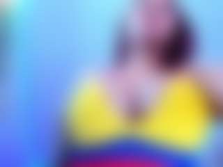 Live cam show with lucybeatifull - Curvy MILF on fapnchat