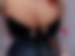 Live cam show with lucybeatifull - Red Hair on livesuperchat.net
