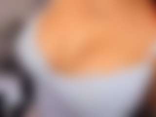 Live cam show with lucybeatifull - Striptease MILF on Dolls Live