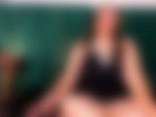 Live cam show with Agata-sexyy - Brown Hair MILF on Camming Site