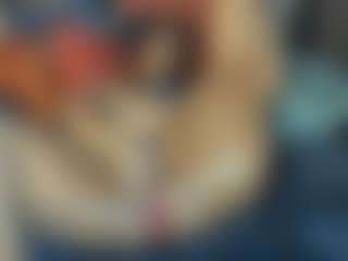Live cam show with Sienna Divyne - Queen on TeamSkeetLive