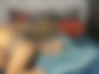 Live cam show with Sienna Divyne - Strip on Cam Slut