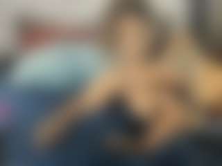 Sienna Divyne MILF webcam performer live streaming