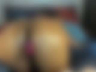 Sienna Divyne MILF webcam performer live streaming