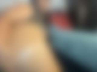 Live cam show with Sienna Divyne - Big Ass MILF on Camsoda