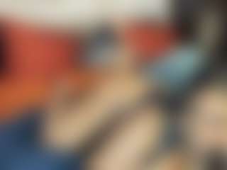 Live cam show with Sienna Divyne - Spy MILF on sexytreat.net