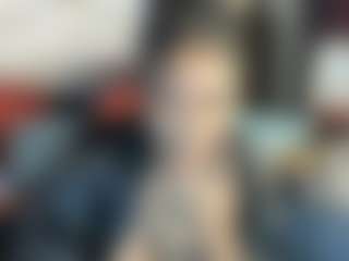 Live cam show with Sienna Divyne - Slap on chickslive.net
