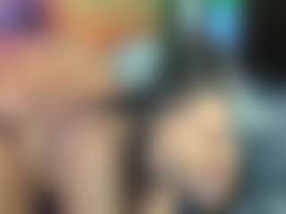 Live cam show with Sienna Divyne - Strip Curvy on Camsoda