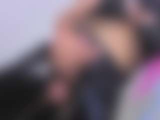 Live cam show with Ivanna Hunt - Average on SinfulBabes