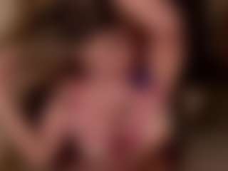 Live cam show with LisaMonroe - Living Room on madthumbs
