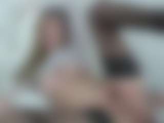 Caroll Ass MILF webcam performer live streaming