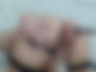 Live cam show with Caroll Ass - Blonde Hair MILF on StripNow